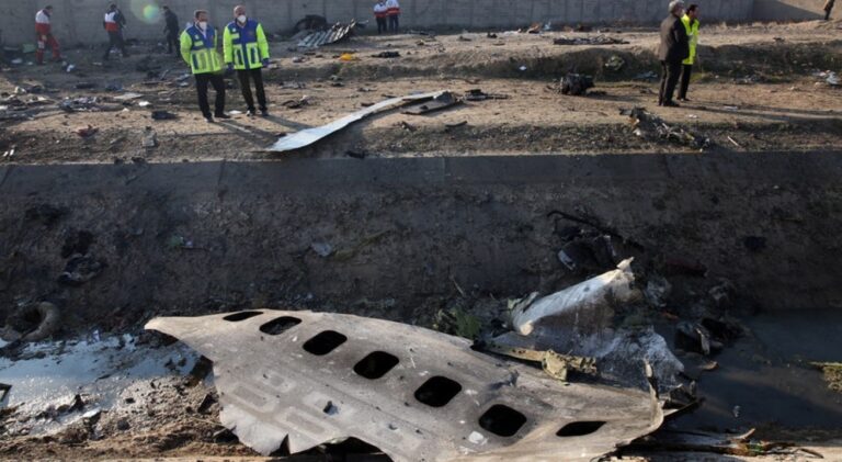 Queda de avião ucraniano em Teerão provoca a morte de 170 pessoas