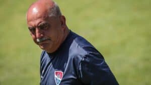 Vítor Oliveira quer vencer para ficar "confortável" na classificação