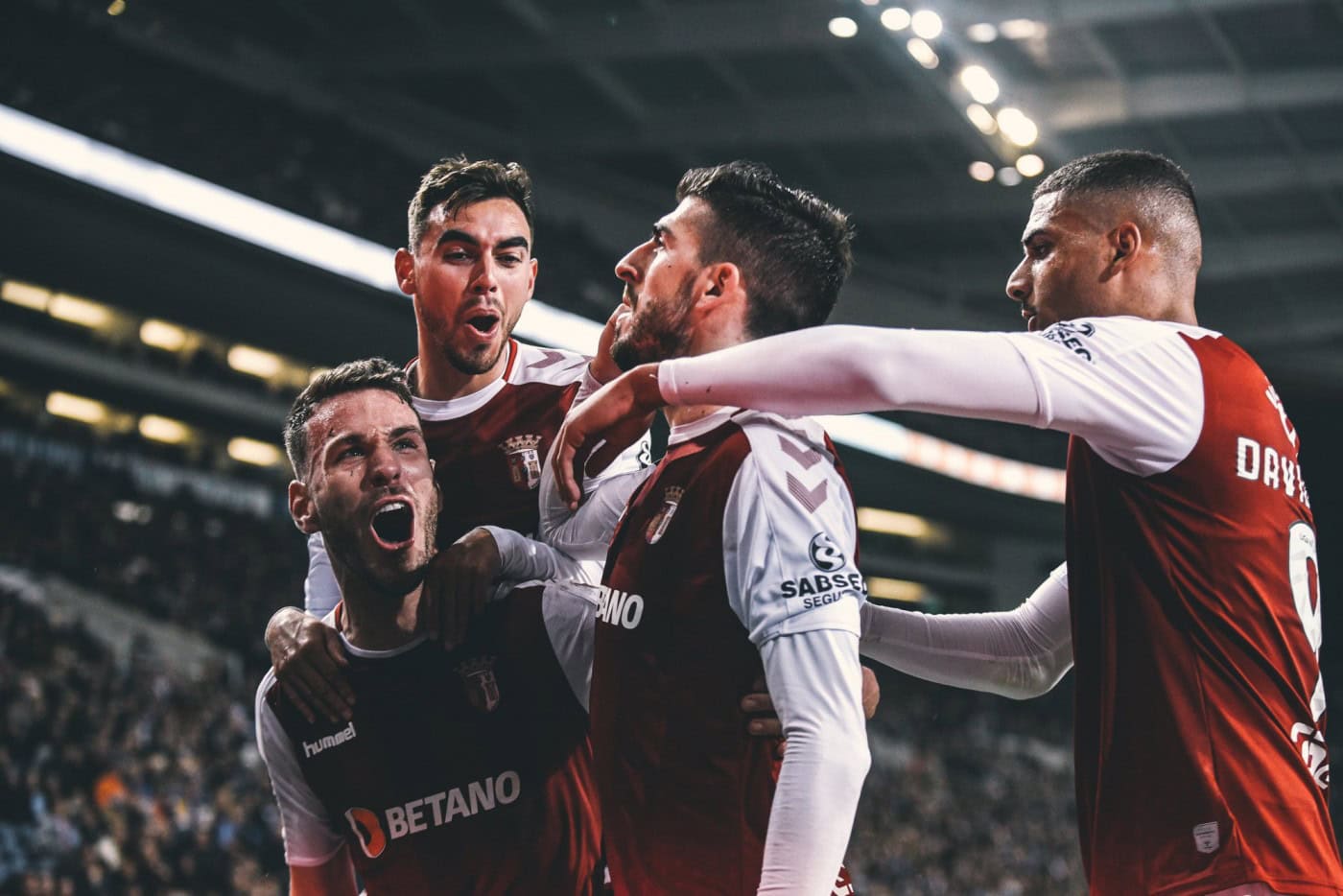 Os escolhidos de Rúben Amorim e Silas para o confronto da Taça da Liga