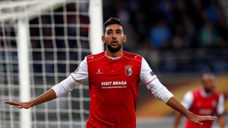 Hassan sai por empréstimo com opção de compra para o Olympiakos