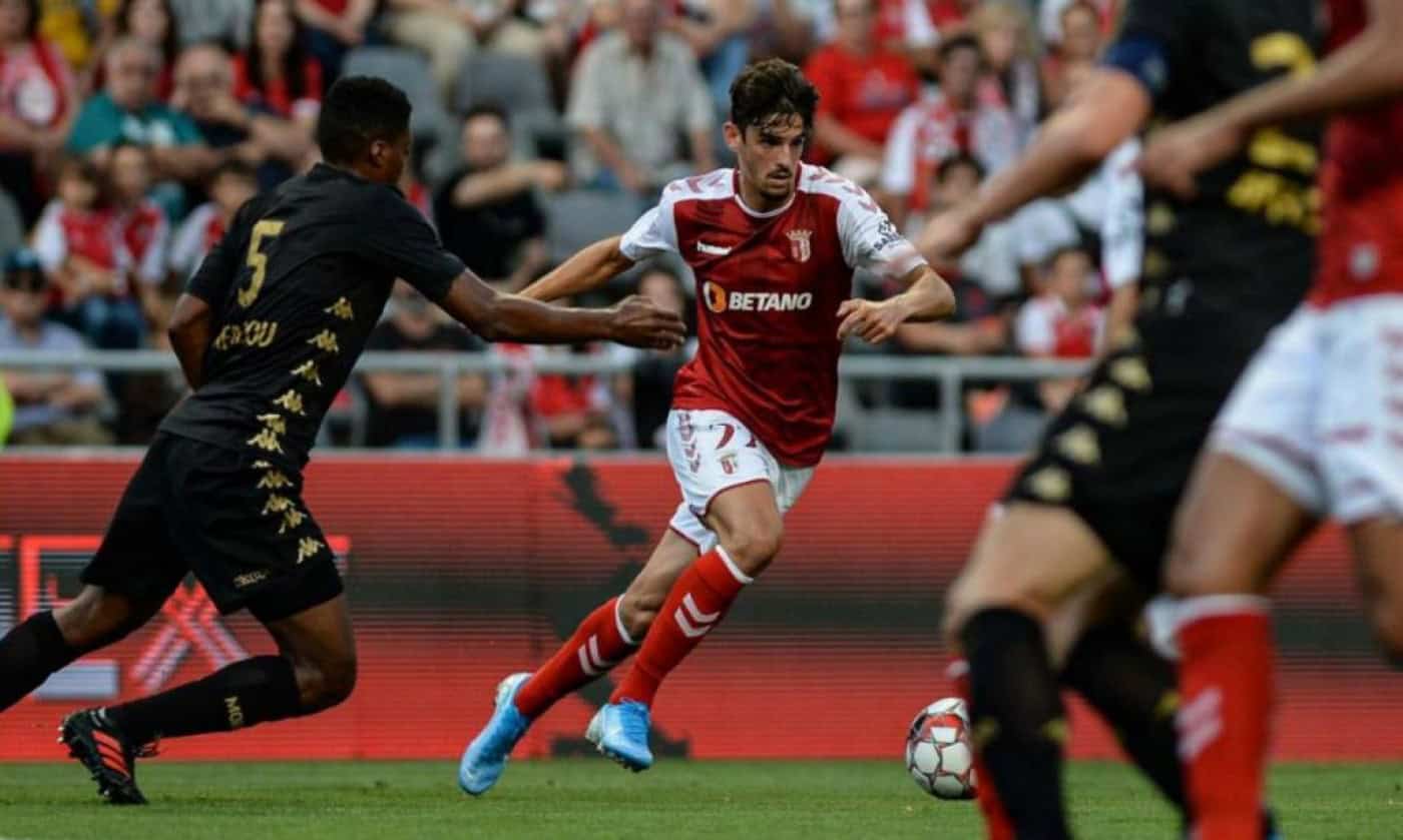 É oficial. Trincão vai para o Barcelona com cláusula de 500 ME