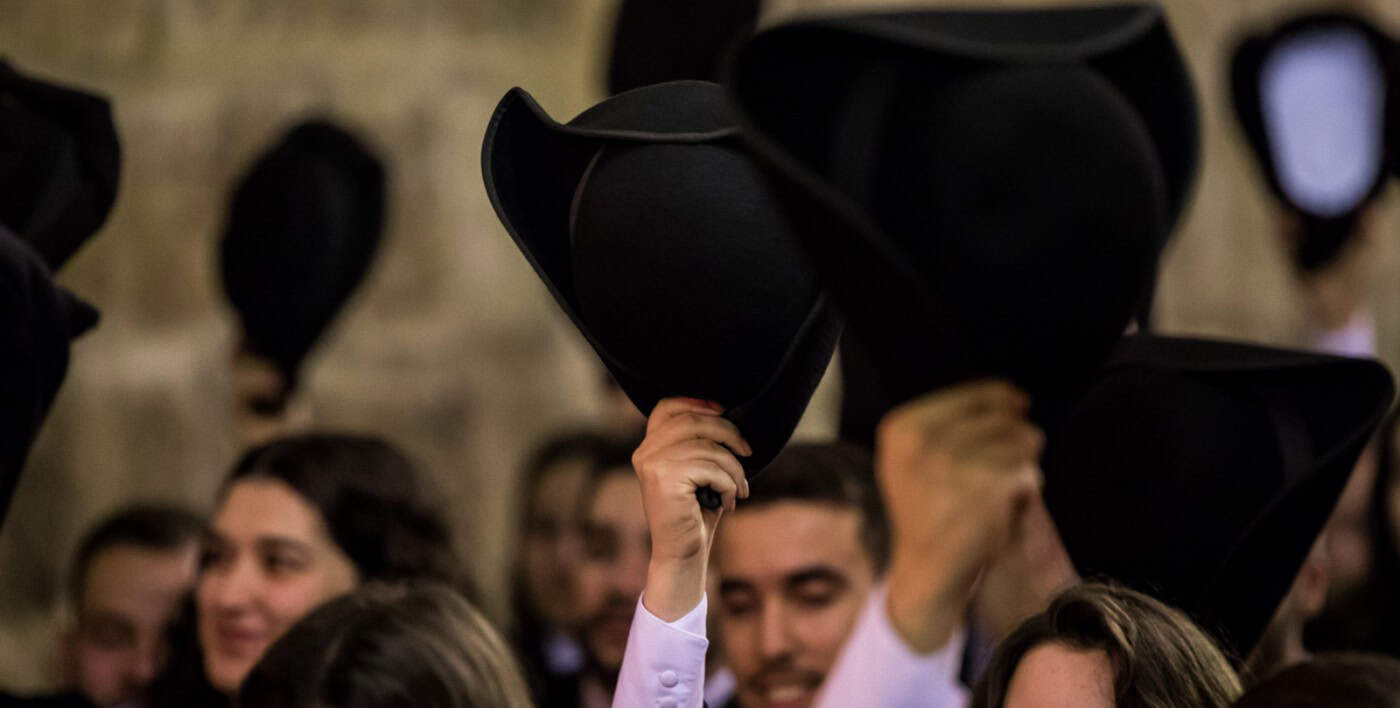 Agora sim. Parlamento aprova redução do valor da propina para 697 euros