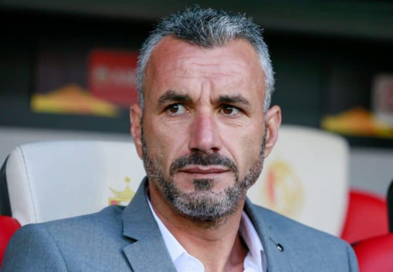 "Cabe-nos alterar o momento menos bom"