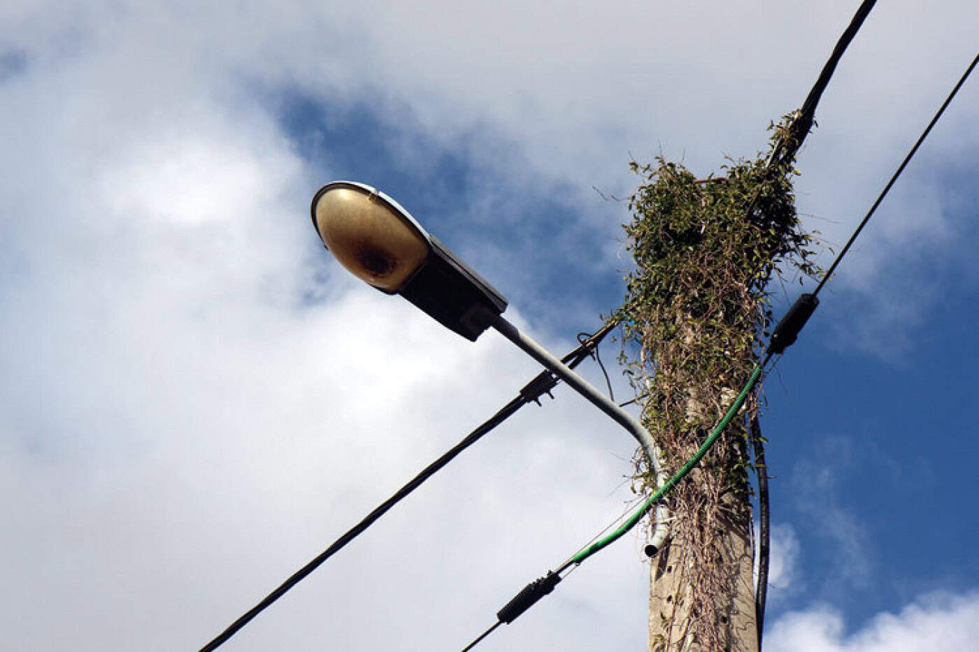 População de Mire de Tibães queixa-se de avarias na iluminação