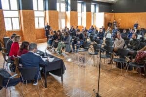 Hasta Pública termina sem interessados em comprar Confiança