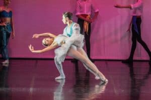 Bailarina bracarense conquistou 10 medalhas na semifinal do DWC