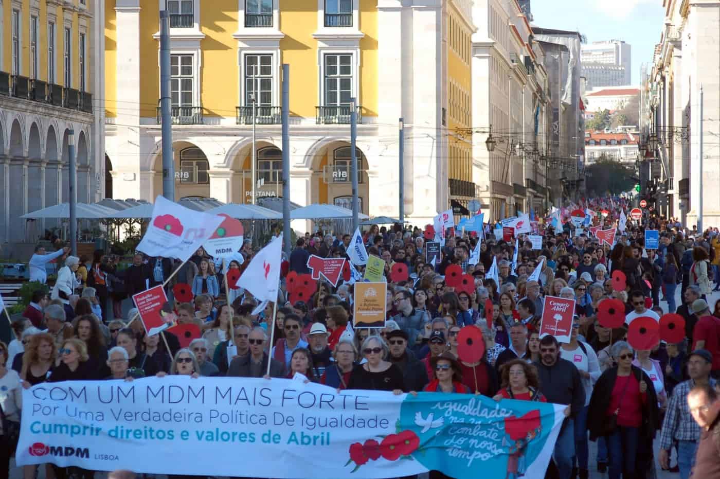 MDM Braga na manifestação nacional de mulheres para lutar pela igualdade