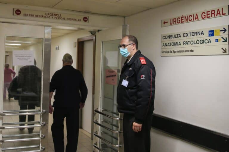 Covid-19. Um caso confirmado e outro em contra-análise