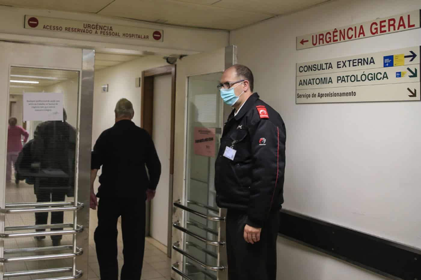 Covid-19. Um caso confirmado e outro em contra-análise