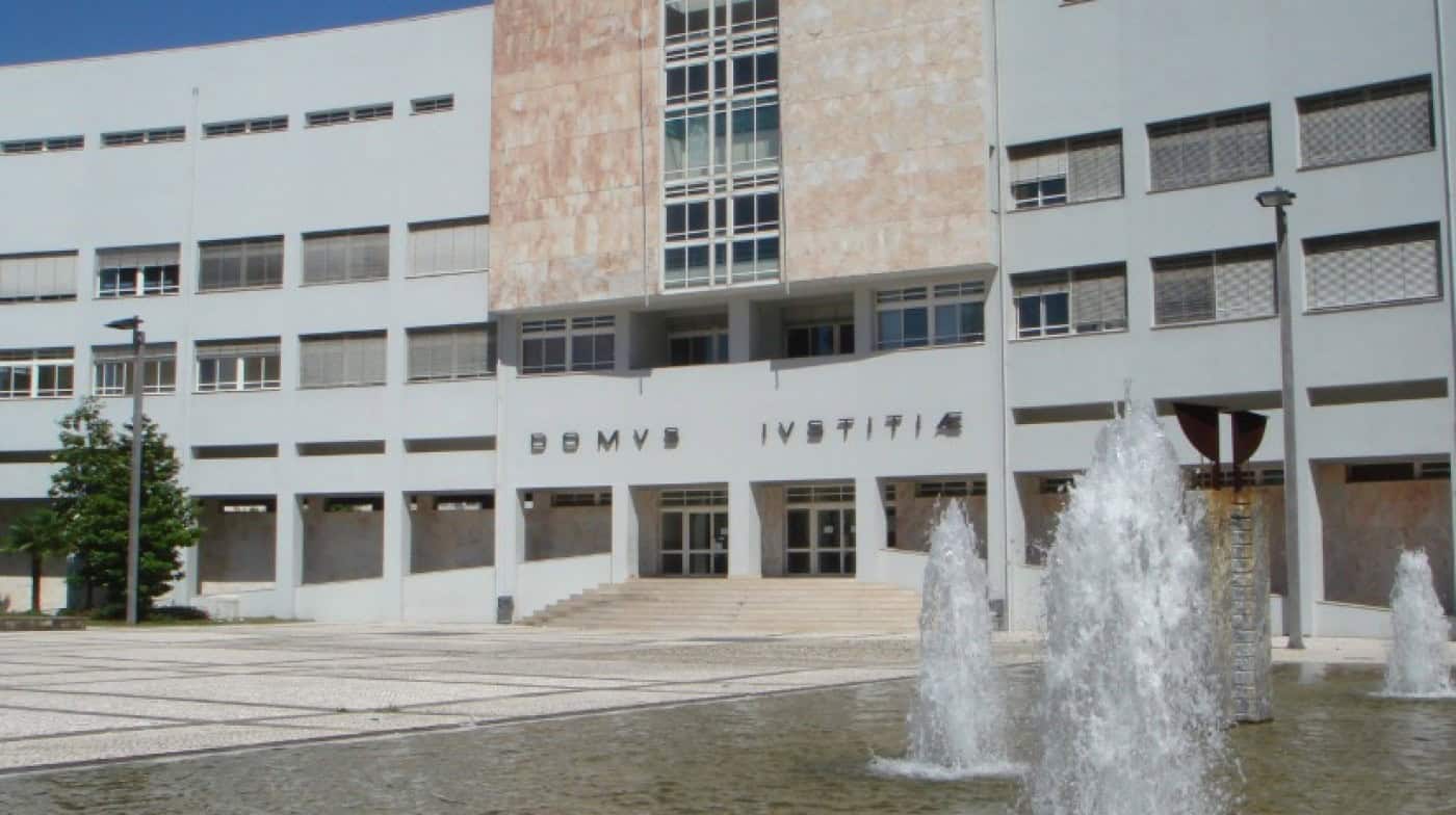 Tribunal de Braga julga acusados de assaltos milionários a um banco e vivendas