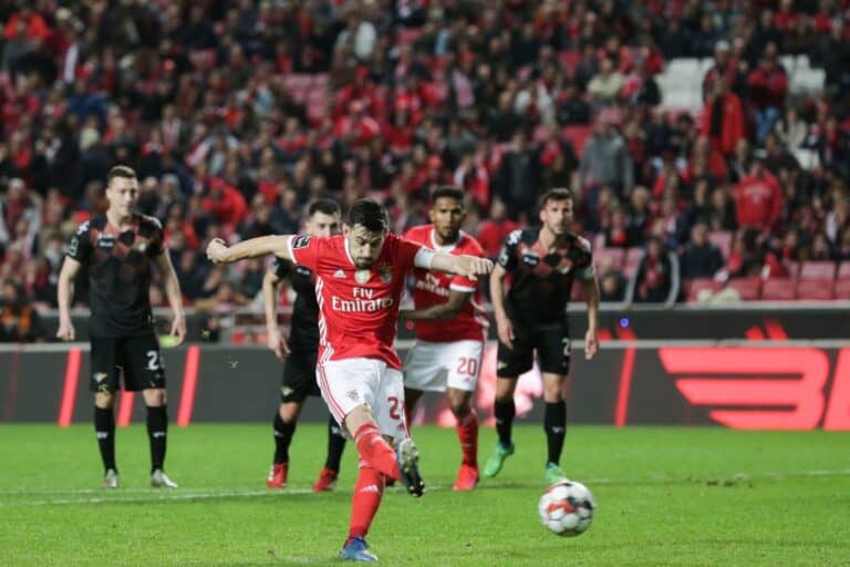 Moreirense empata com o Benfica e impõe mudança de líder no campeonato