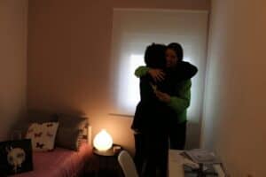 Iniciativa 'Bem-Vindo a Casa' entrega primeiro quarto nas Enguardas