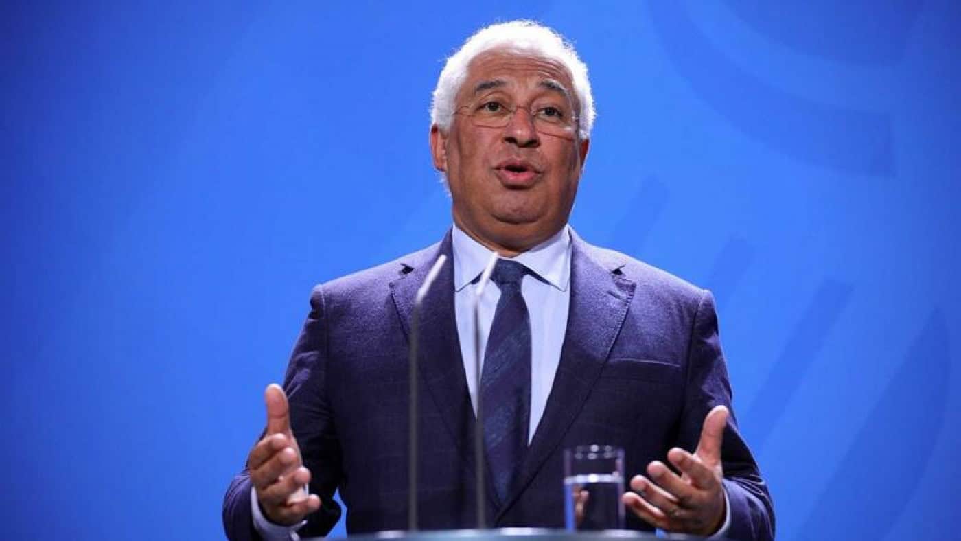 António Costa confirma escolas fechadas e shoppings limitados
