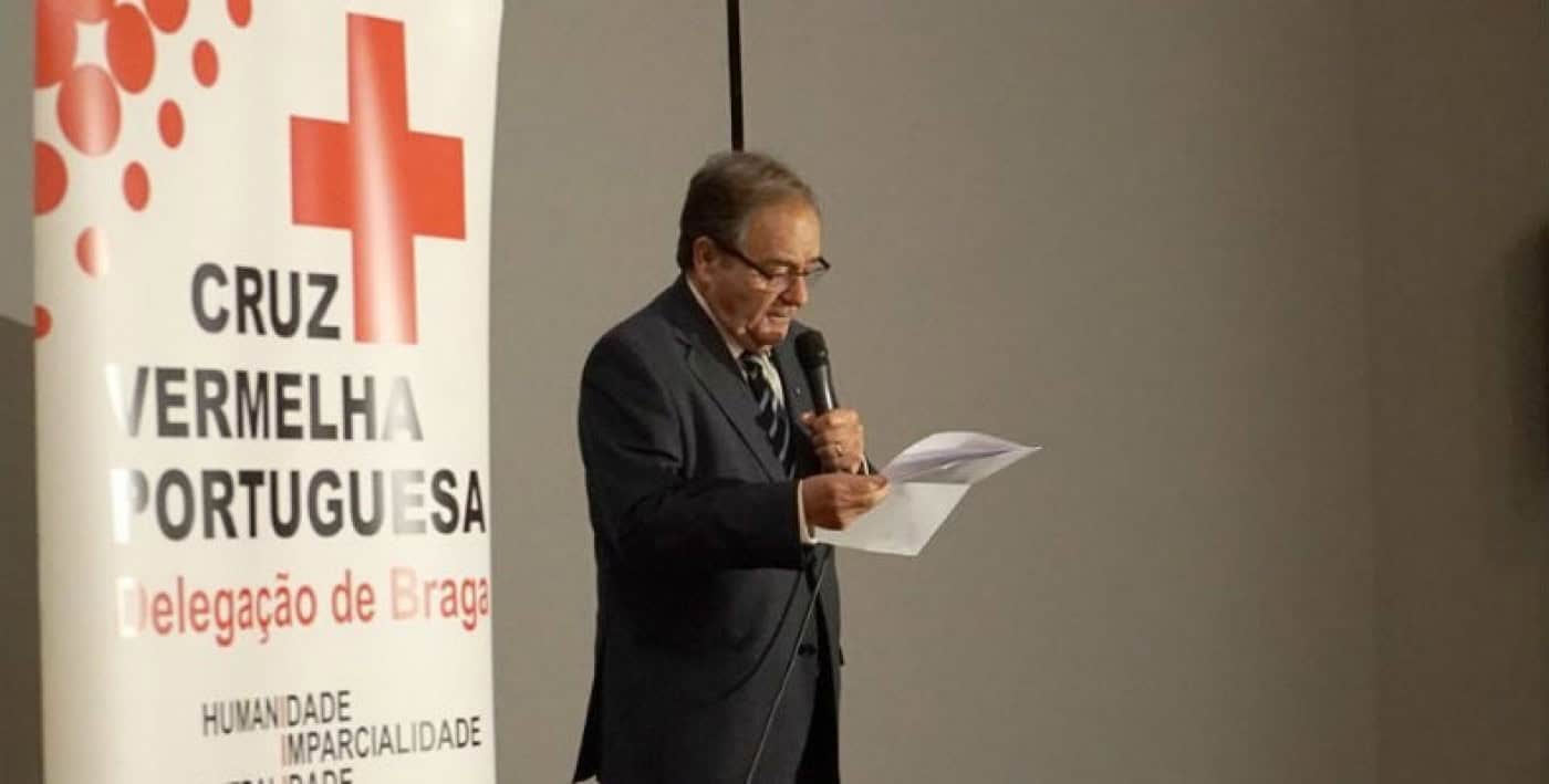 Cruz Vermelha de Braga fecha alguns serviços mas continua na rua