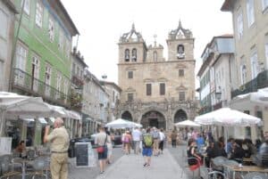 Covid-19. Isenção da taxa da água e saneamento como incentivo para fechar serviços&nbsp;