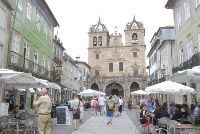 Covid-19. Isenção da taxa da água e saneamento como incentivo para fechar serviços&nbsp;