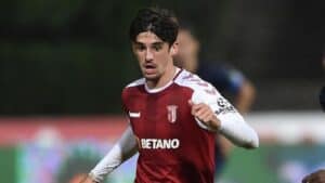 “Estar de quarentena é diferente mas temos mantido os mesmos horários”