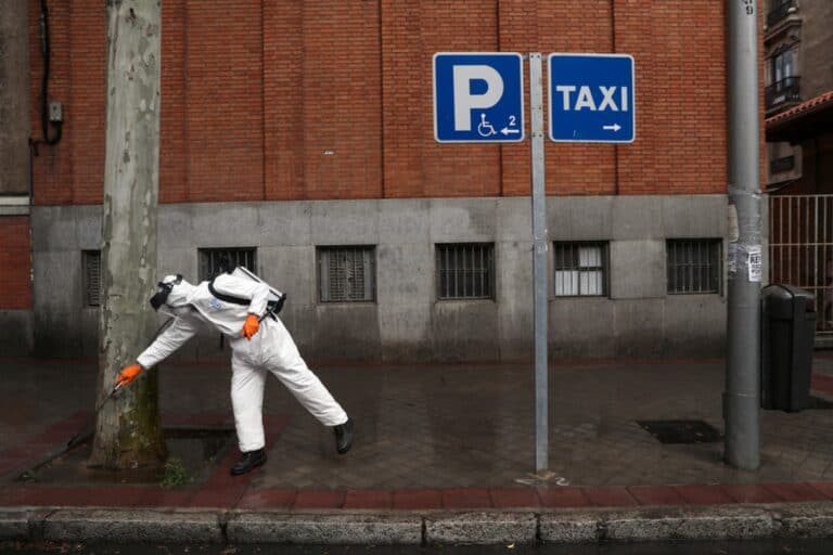 Em Espanha, mais 514 pessoas infectadas perderam a vida