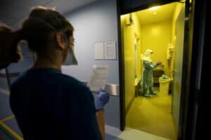 Covid-19: Quase 17 mil mortos em todo o mundo