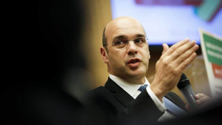 Conheça as novas medidas do Governo para evitar despedimentos