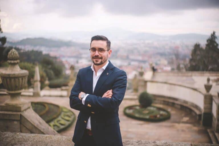 JP considera "inadmissível" cortes às famílias e pede maior esforço ao Governo