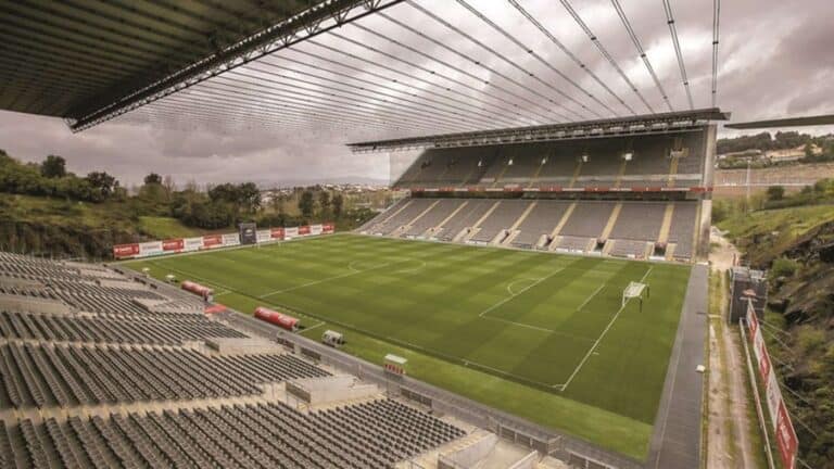 Liga propõe retoma do campeonato em Maio e fim em Julho