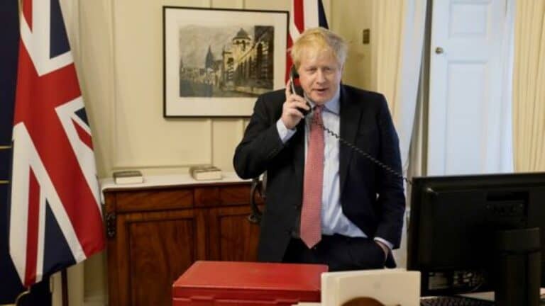 Boris Johnson recebeu oxigénio mas não precisou de ventilador