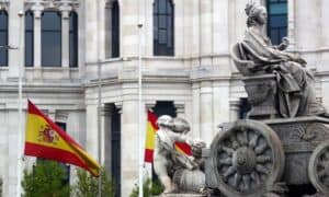 Número diário de mortos em Espanha volta a subir para 757