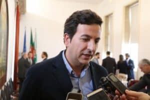 PSD de Guimarães critica acção do gabinete de crise criado pela autarquia