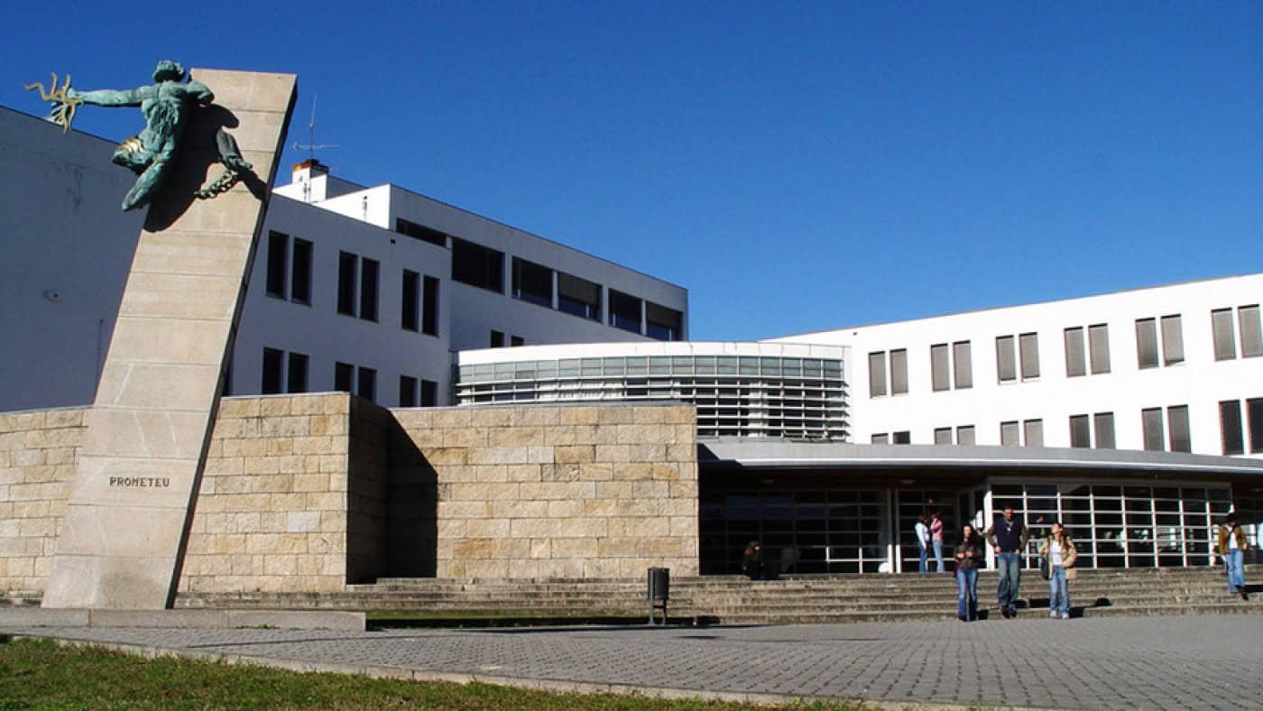 Pelo menos 80 alunos da UMinho necessitam de equipamento informático