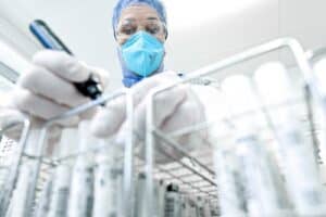 COVID-19: Mais de 100 vacinas candidatas, cinco em ensaios clínicos&nbsp;