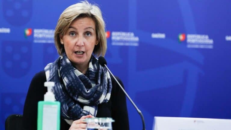 Regresso à normalidade "tem de ser temperado até à chegada da vacina"