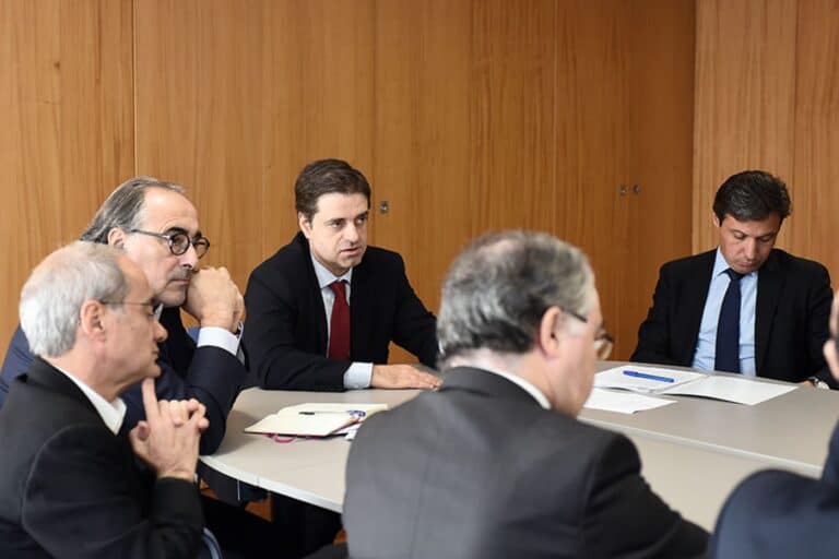 Barcelos, Guimarães e Famalicão exigem ter dados actualizados sobre doentes com covid-19