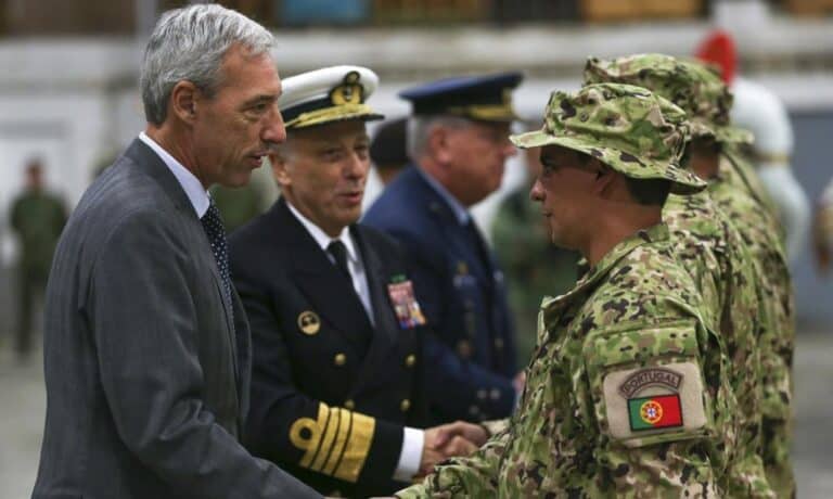 Governo quer criar reservas militares para "recrutamento excecional"