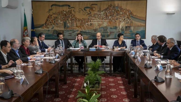 Governo e parceiros sociais reúnem-se terça-feira