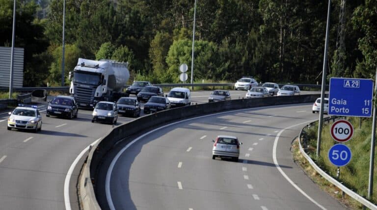 Número de acidentes nas estradas portuguesas caiu 70% num mês