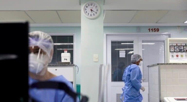 Novo recorde diário no Brasil com 407 mortos e 3.735 novos casos