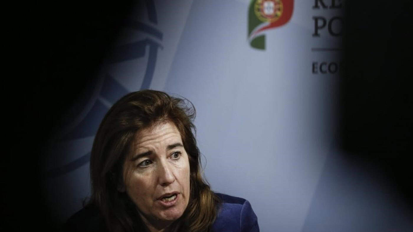 Apoio às empresas que aderiram ao ‘lay-off’ começa a ser pago hoje