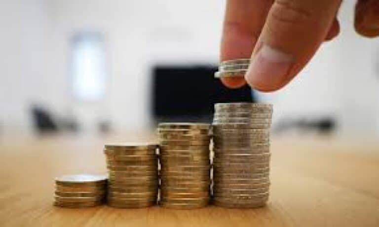 Quase 60% da população activa sofre redução de rendimentos - Deco