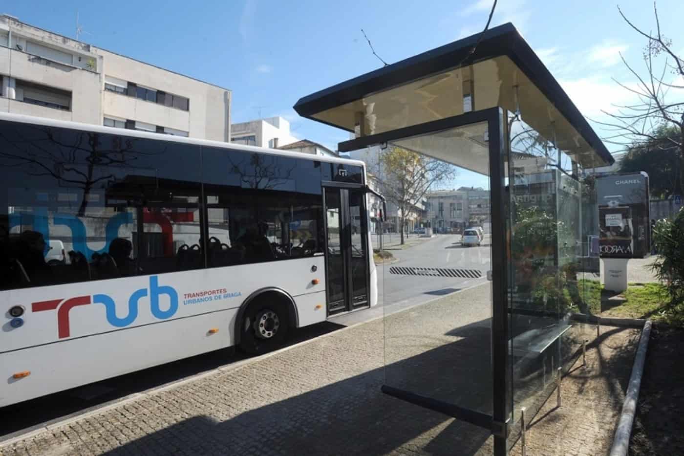 Desempregados ou em lay-off pagam metade do passe dos TUB em Junho