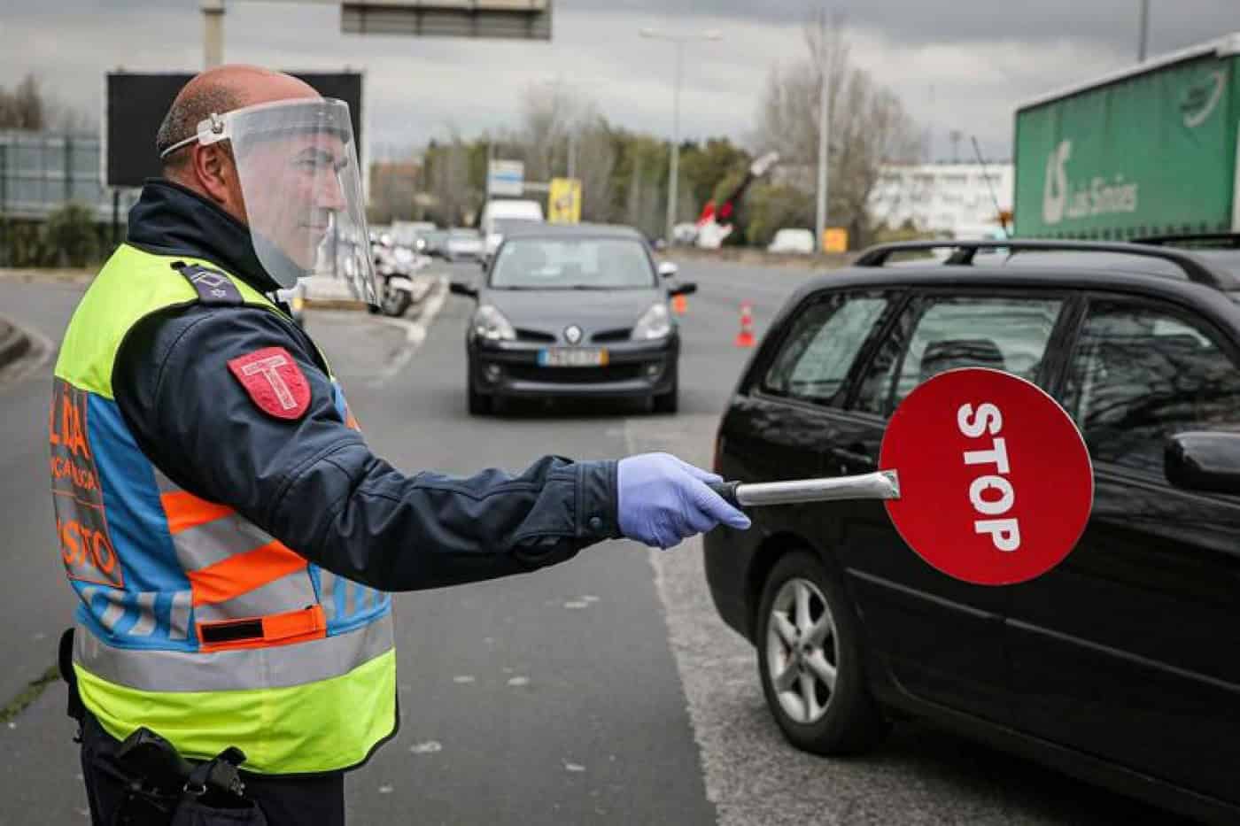 Detidas 117 pessoas por desobediência e encerrados 252 espaços por incumprimento das normas