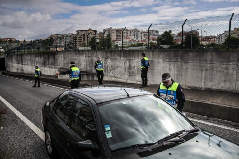 PSP mandou cerca de 6.500 condutores regressarem a casa na sexta-feira