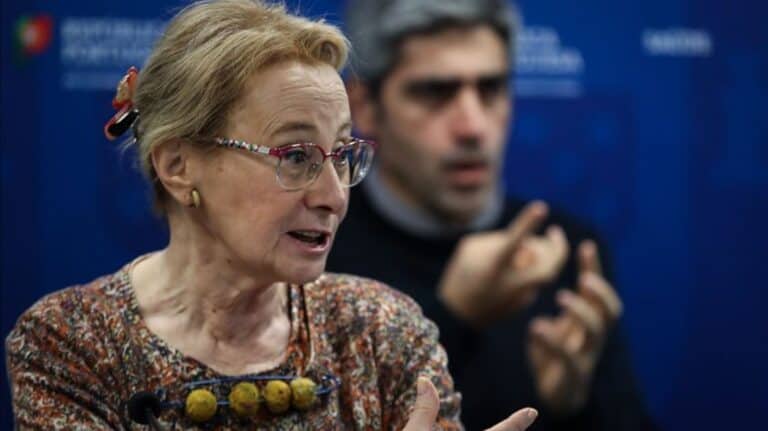 Graça Freitas admite hipótese de testar professores