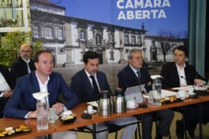 PSD Guimarães critica atraso da autarquia na distribuição de máscaras