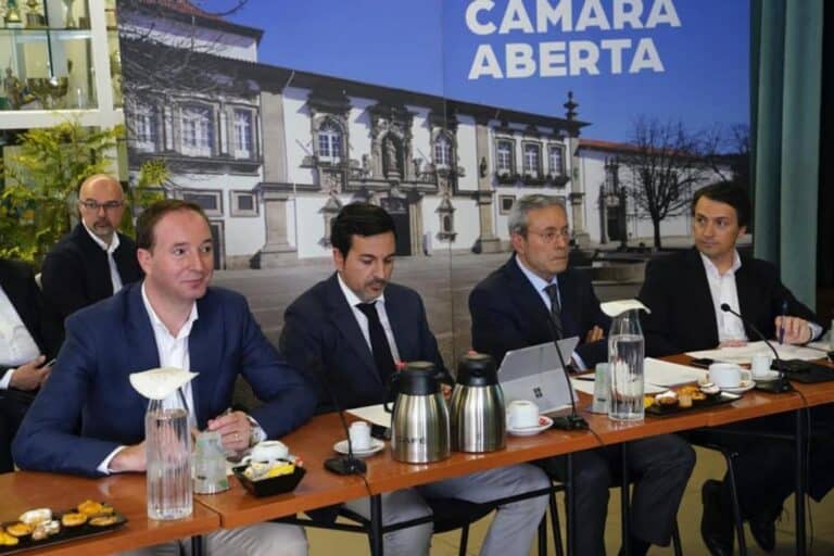 PSD Guimarães critica atraso da autarquia na distribuição de máscaras