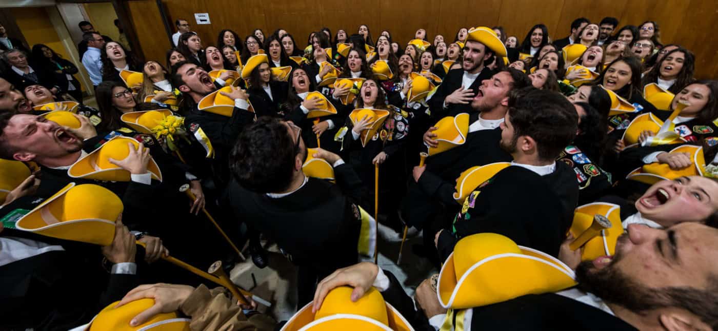 Imposição de insígnias depois deste semestre "é uma possibilidade"