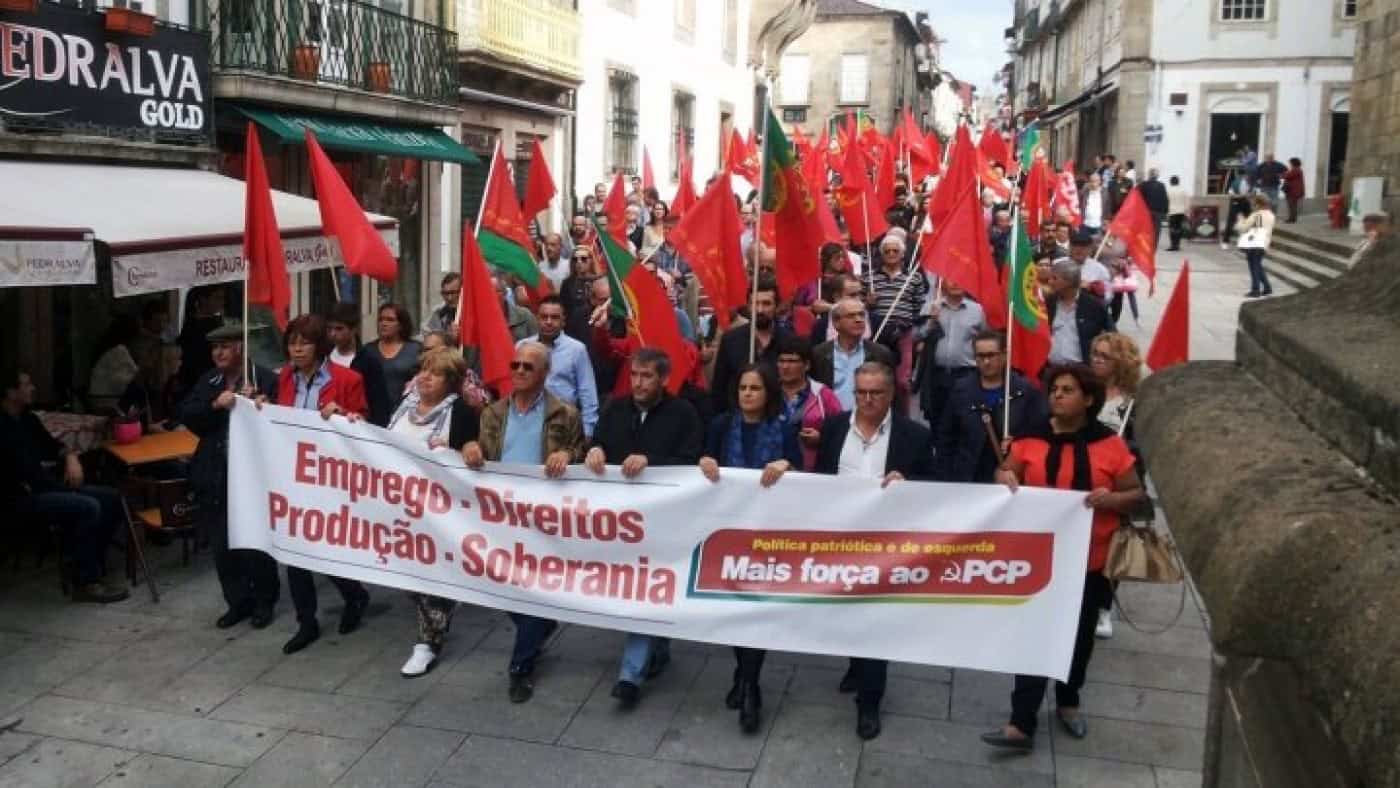 "As grandes empresas aproveitaram para explorar os trabalhadores"