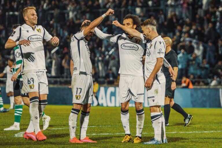 Famalicão com apenas um infetado após novo teste