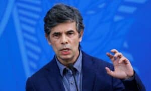 Ministro da Saúde brasileiro pede demissão