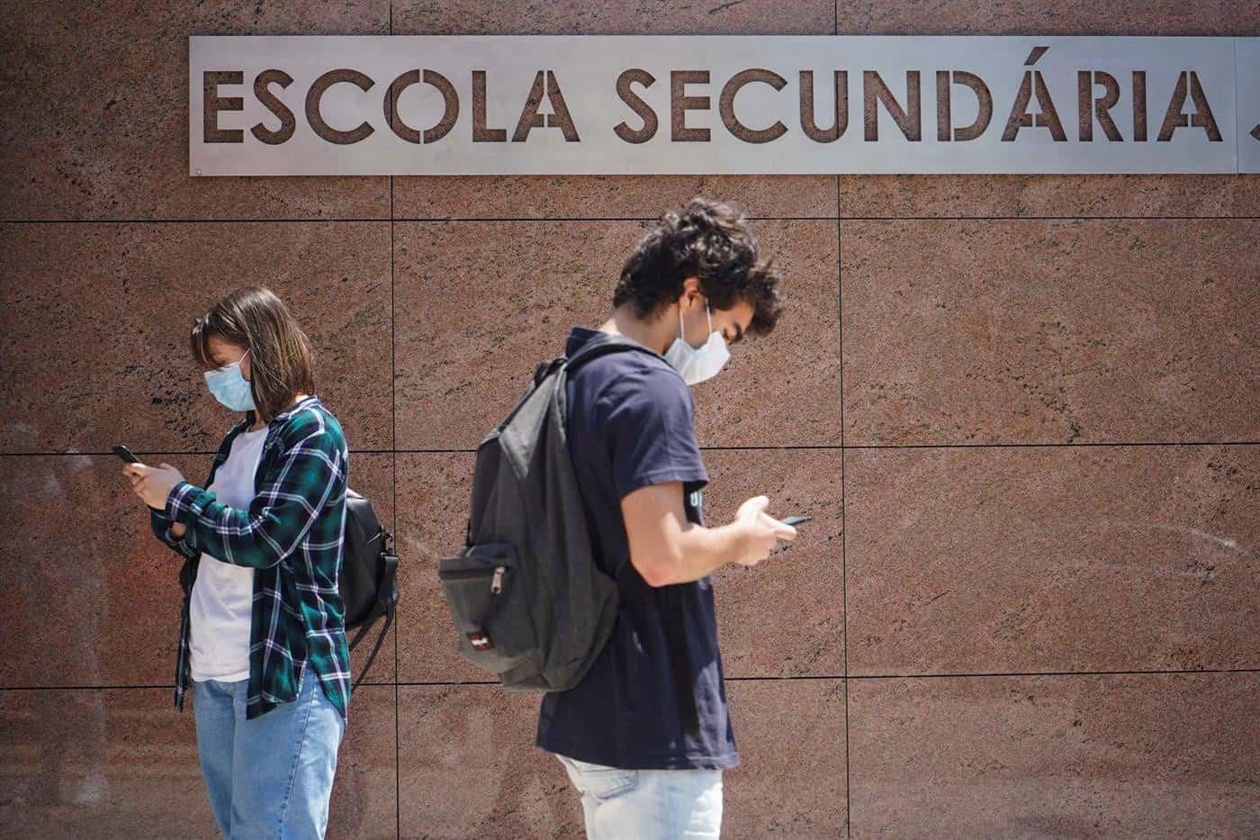 Adolescentes portugueses gostam menos da escola do que os restantes europeus